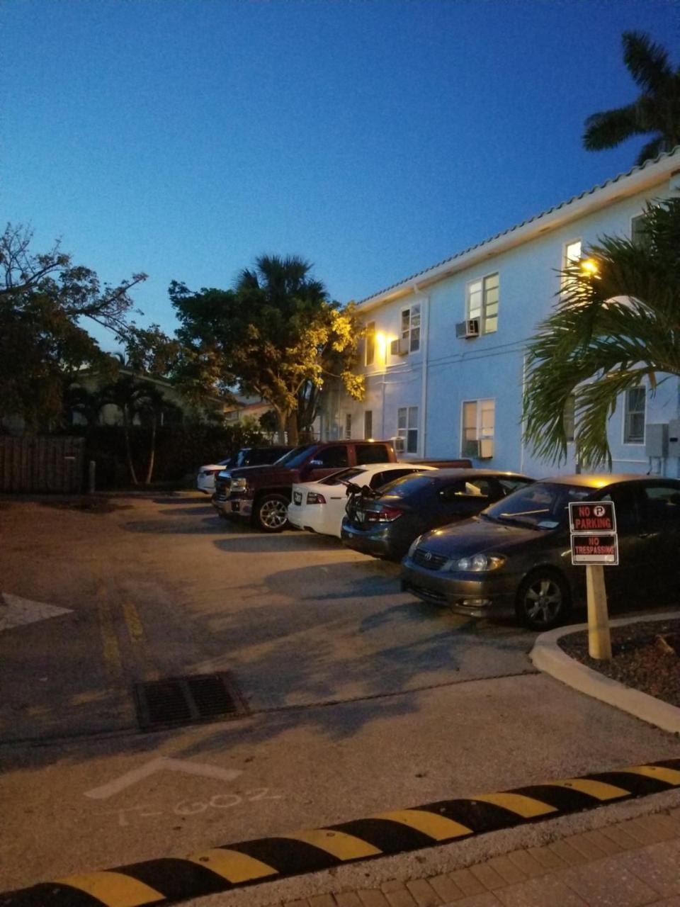 Charter House Motel Hollywood Exterior photo